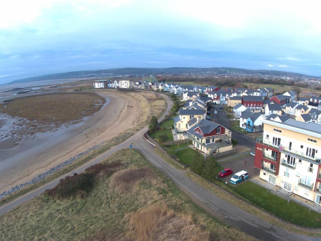 Coastal Apartment With Beach On Your Doorstep! Llanelli Kültér fotó