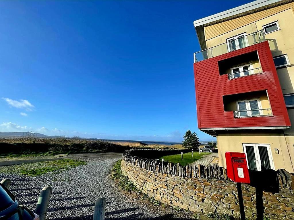Coastal Apartment With Beach On Your Doorstep! Llanelli Kültér fotó