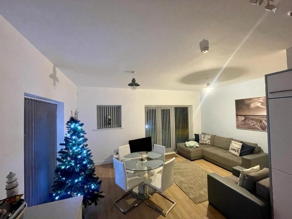 Coastal Apartment With Beach On Your Doorstep! Llanelli Kültér fotó